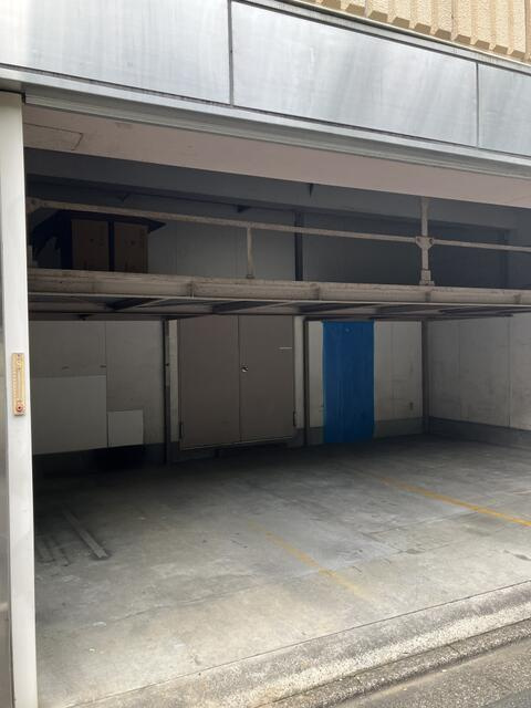 浅沼ビルの駐車場| 