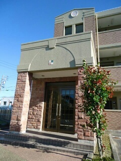 キャッスル本郷のエントランス