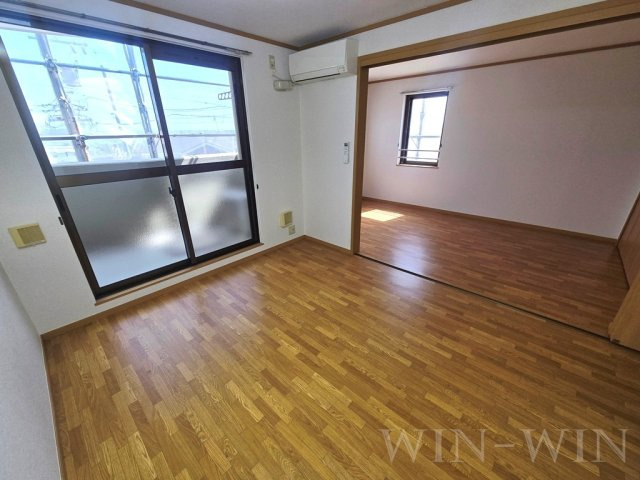 キャッスル本郷の居間・リビング