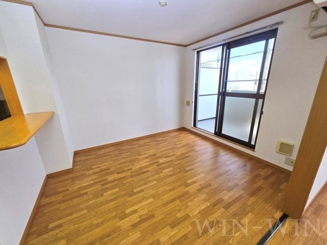 キャッスル本郷の居間・リビング