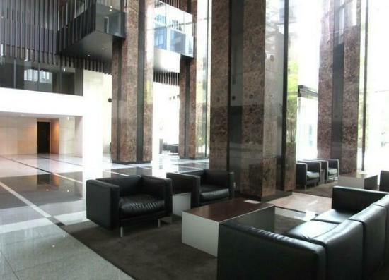 大崎ウエストシティタワーズE棟のロビー