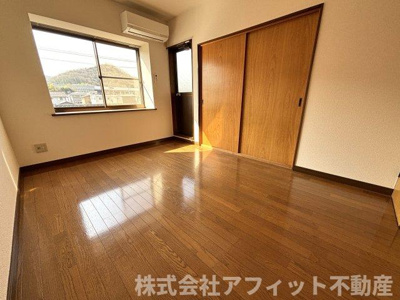 【寝室】 | エトワール弓井　C | 東側の洋室6帖　