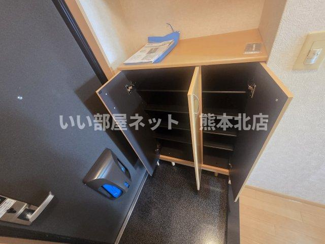 GENTLY麻生田の玄関