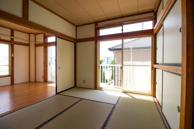 太田市台之郷町の一棟アパートの和室