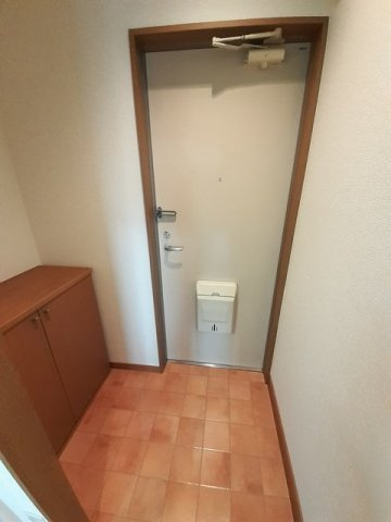 サンシャインハイツの玄関