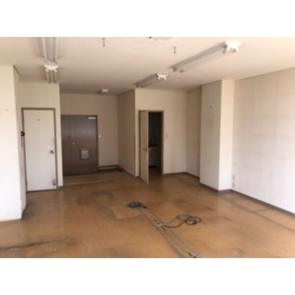 コーポとつかの内装