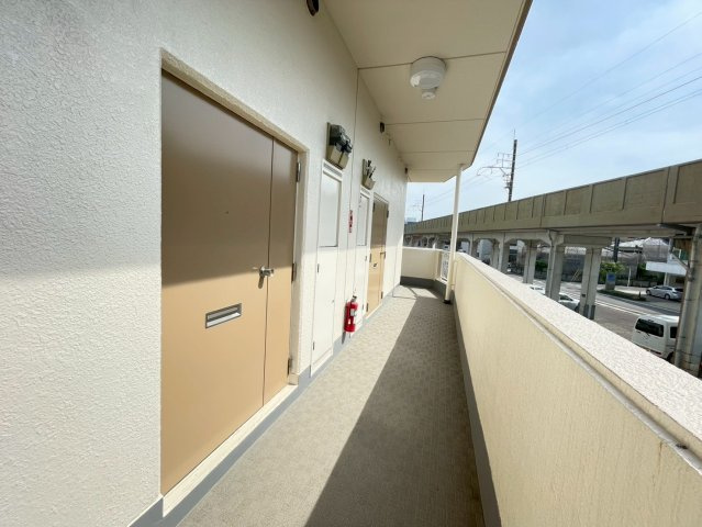 コーポとつかの玄関