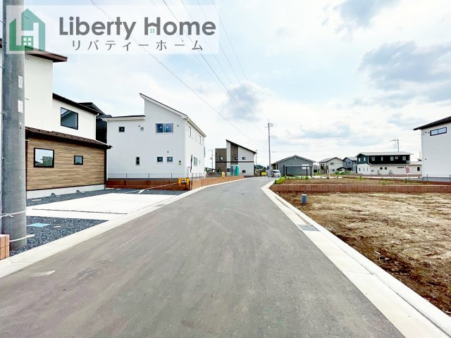 水戸市河和田町1期　新築戸建　4号棟の前面道路含む現地写真