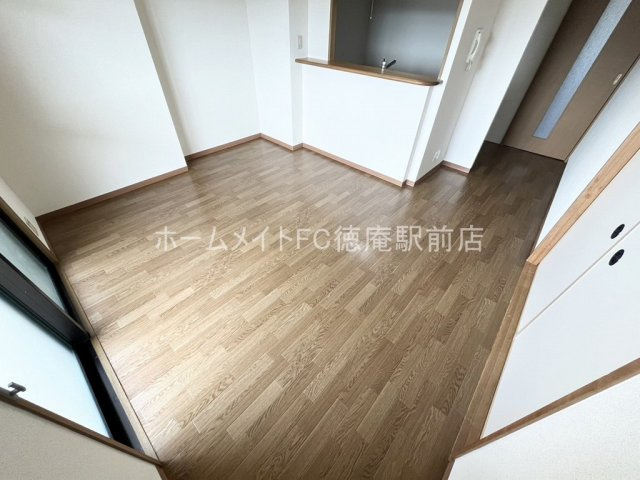 大阪市鶴見区浜３丁目の賃貸マンションの居間・リビング