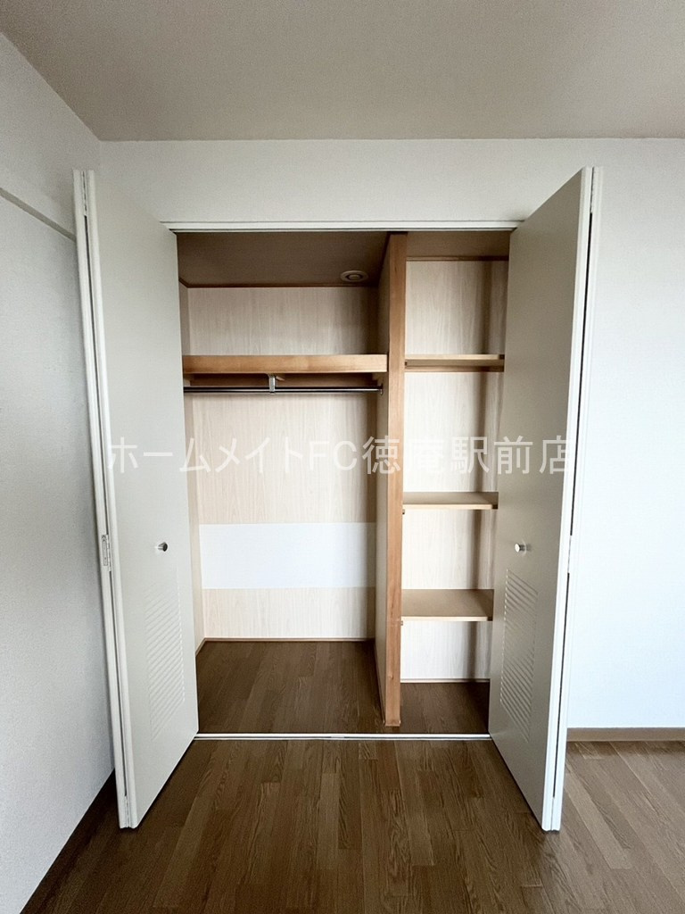 大阪市鶴見区浜３丁目の賃貸マンションの収納