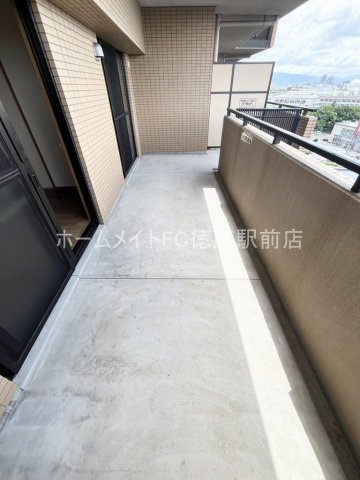 大阪市鶴見区浜３丁目の賃貸マンションのバルコニー