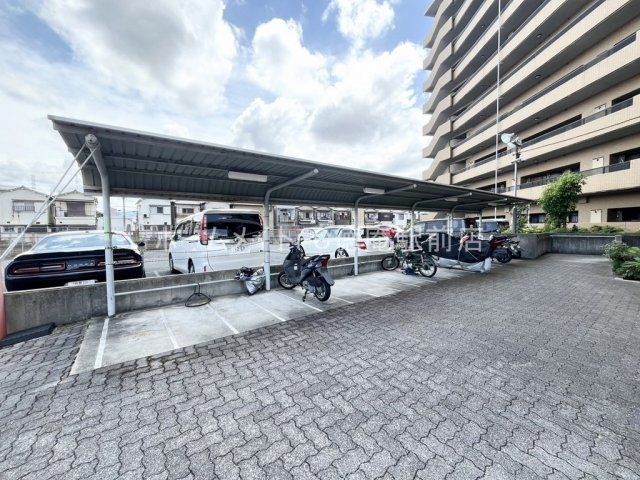 大阪市鶴見区浜３丁目の賃貸マンションの駐車場