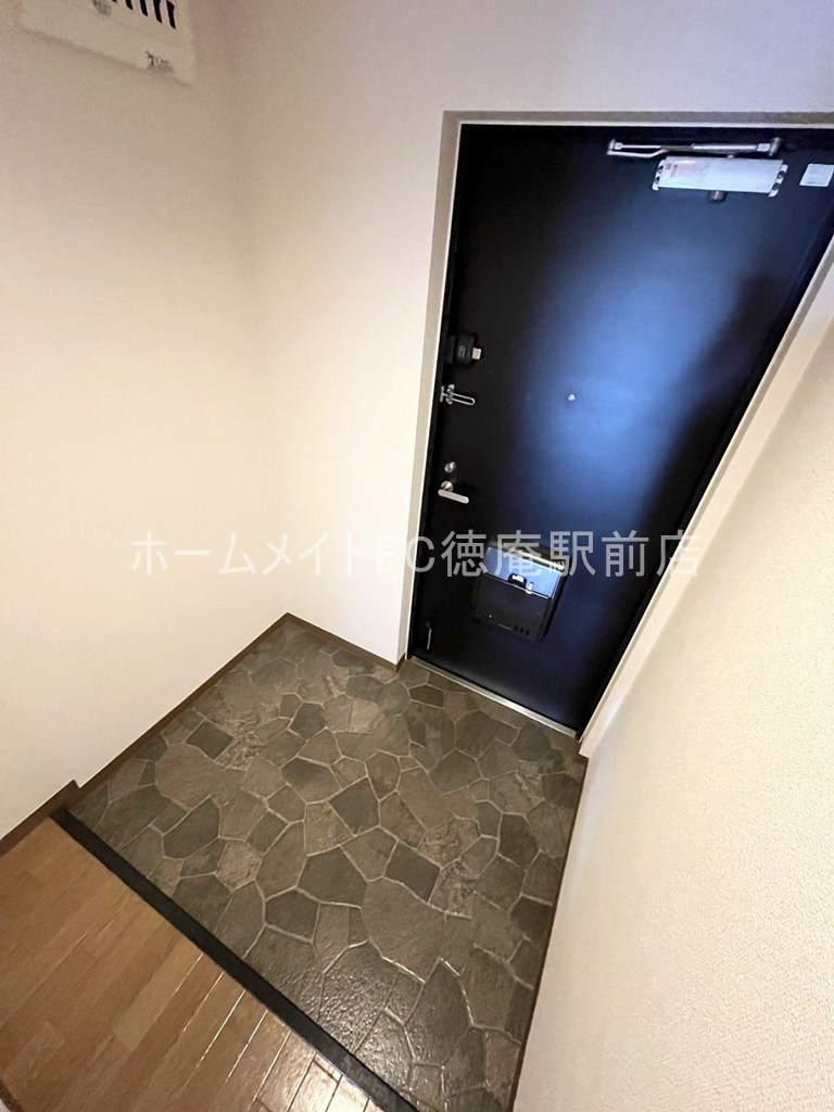 大阪市鶴見区浜３丁目の賃貸マンションの玄関
