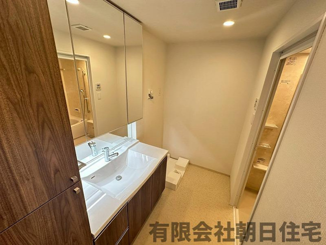 【独立洗面台】 | グランフォレスト黒田町 | 清潔感のある脱衣所です