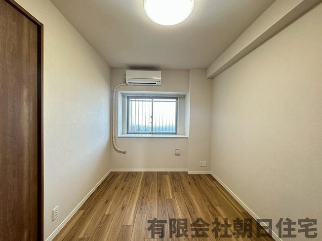 【洋室】 | グランフォレスト黒田町 | リビングに隣接していない独立間です。