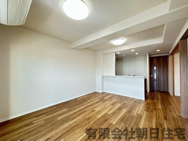 【居間・リビング】 | グランフォレスト黒田町 | リビングルームも綺麗です