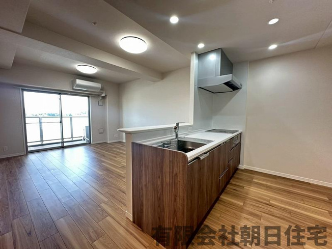 【キッチン】 | グランフォレスト黒田町 | カウンターキッチンなので料理の時間もリビングが見渡せます