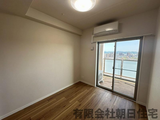 【洋室】 | グランフォレスト黒田町 | 日当たり良好の洋間です