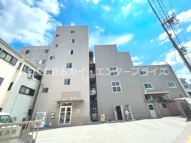 高槻町テナントビルの外観