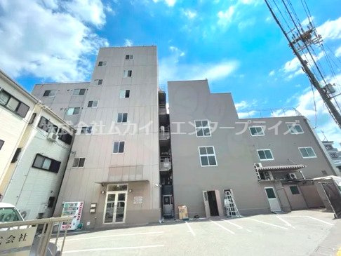 高槻町テナントビルの外観