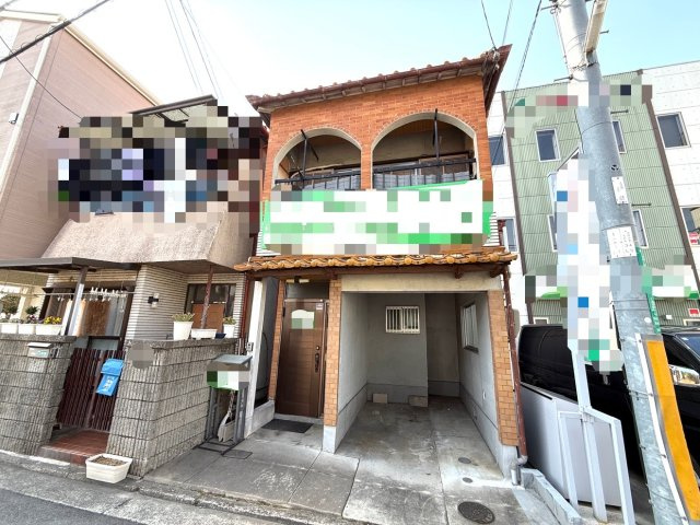 土師町中古戸建の前面道路含む現地写真