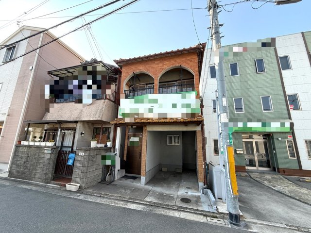 土師町中古戸建の前面道路含む現地写真