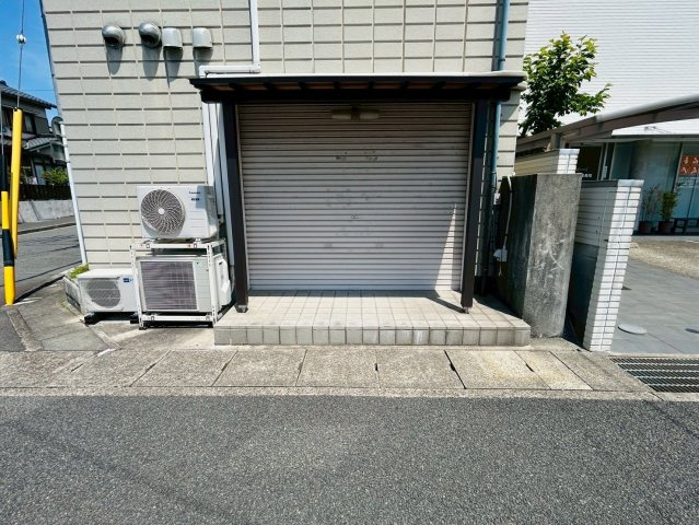 天白区一棟貸　店舗併用住居のエントランス