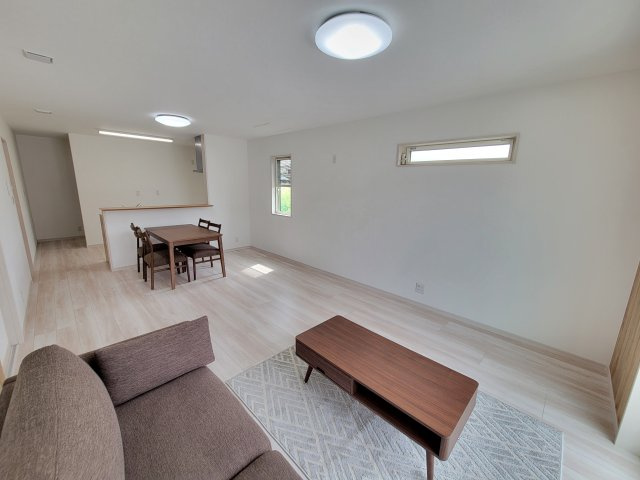 粟Ⅲ・新築戸建の居間・リビング