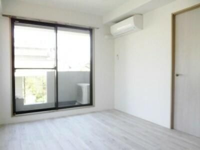 グリーンベルの洋室