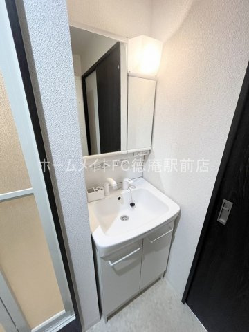 東大阪市楠根２丁目の賃貸マンションの独立洗面台