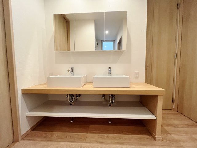 さいたま市浦和区瀬ケ崎4丁目 限定1棟の独立洗面台|便利なツーボール洗面台