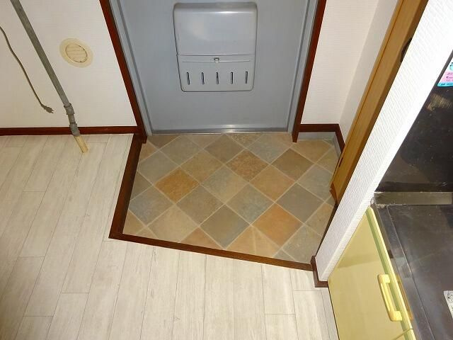 レジデンスとやまの玄関