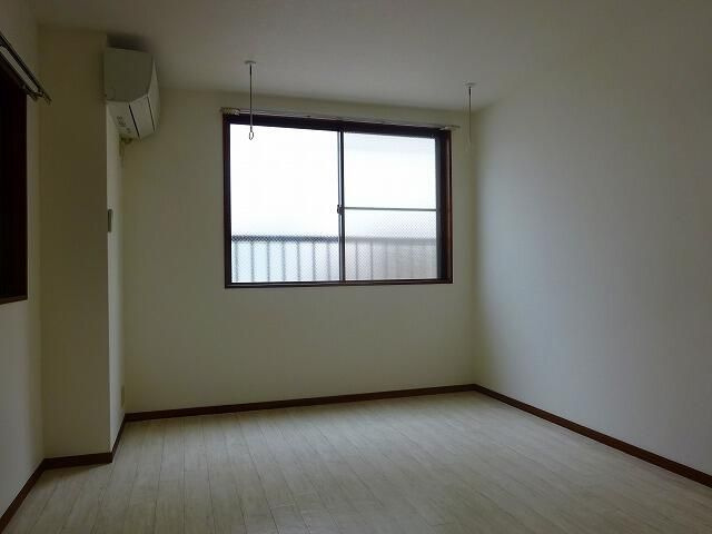 レジデンスとやまの洋室