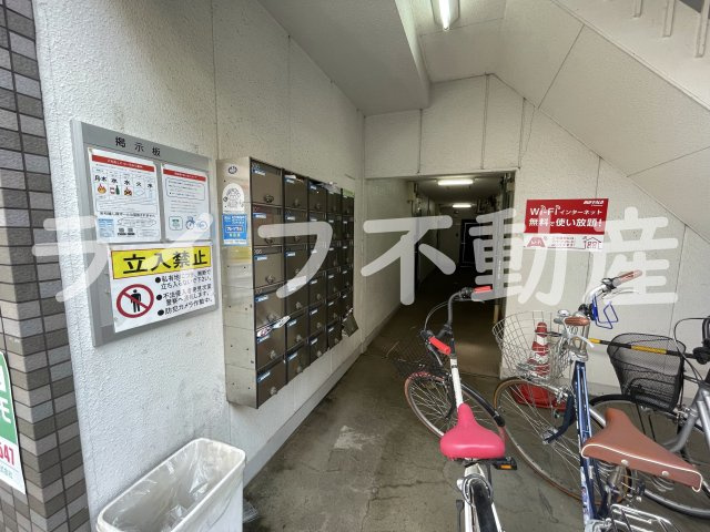 サンライフ近江堂のエントランス