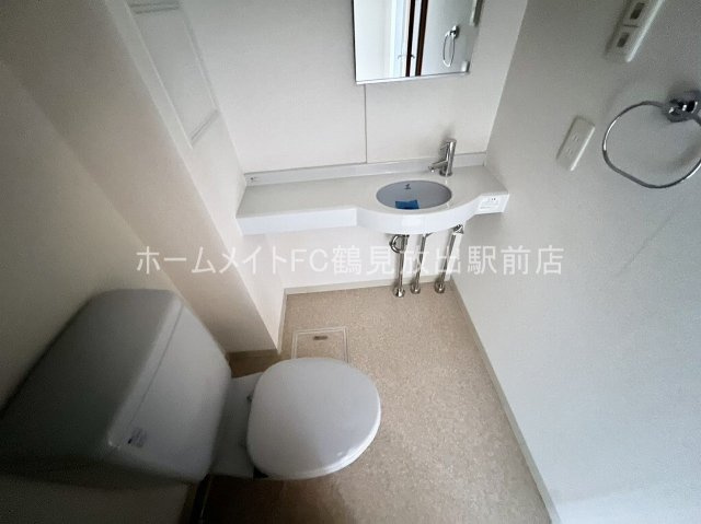 大阪市城東区今福東１丁目の賃貸マンションのトイレ