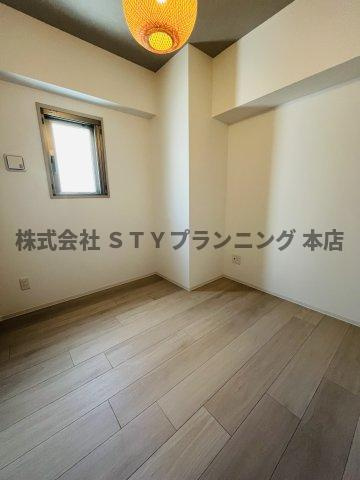 仲介手数料０円！ポルタニグライーストの洋室