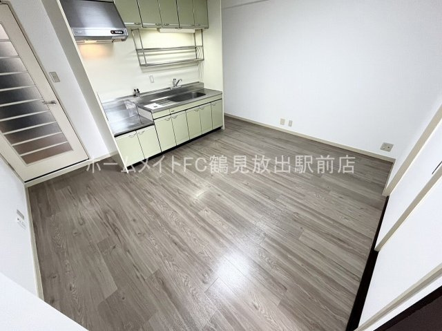 大阪市鶴見区諸口６丁目の賃貸マンションの居間・リビング