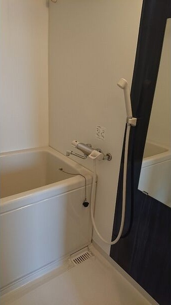 サムティ江坂レガーロの浴室