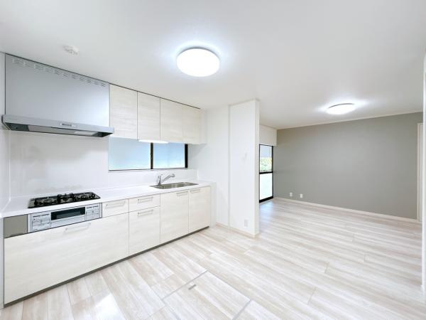 【No.7387】大覚寺中古住宅/4LDK/内外装リフォーム工事中のキッチン|【リフォーム済】新品交換したキッチンです。