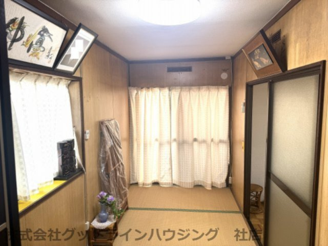 西脇市西脇店舗付き住宅の和室|1階和室5帖（未登記部分）
