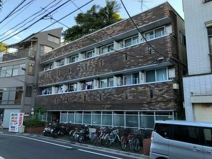 板橋区赤塚４丁目の一棟マンションの外観