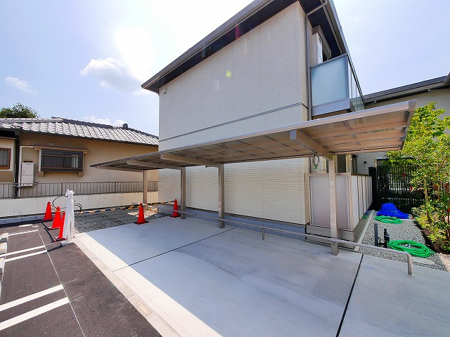 エクセレント　新大宮の駐車場
