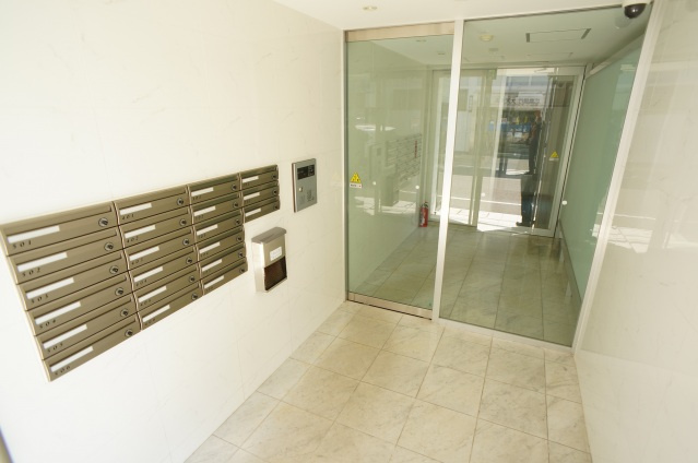 ラ・ポルト旭のエントランス|毎日通るエントランスはこのようになっています