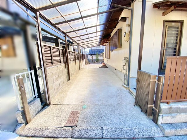 横浜新町１丁目　中古戸建の駐車場