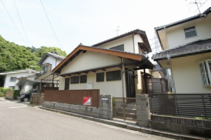 横浜新町１丁目　中古戸建の前面道路含む現地写真
