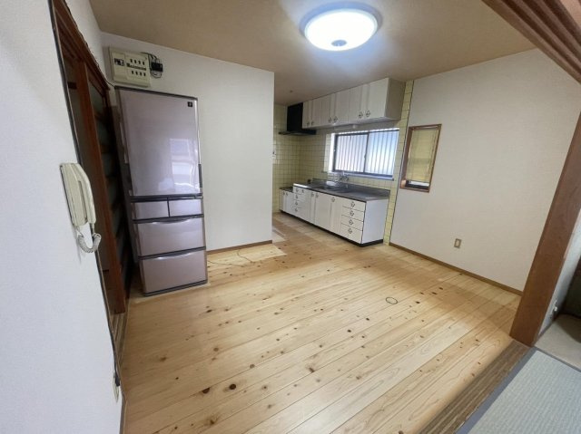 横浜新町１丁目　中古戸建のキッチン|8.5帖