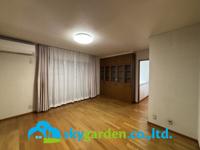 伊勢原市高森台２丁目　中古戸建の洋室