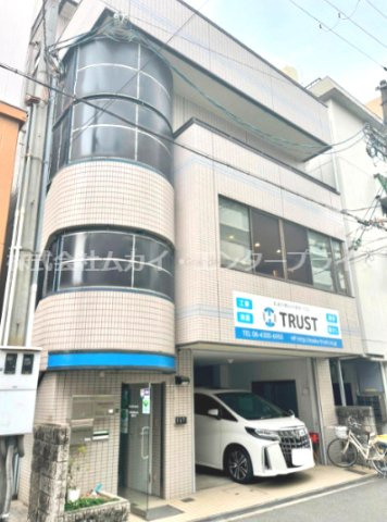 スタートビルの外観