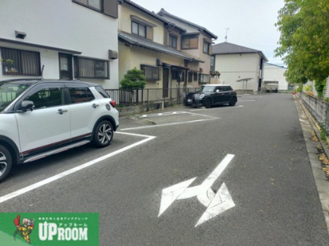 レジデンツ菩提樹の駐車場