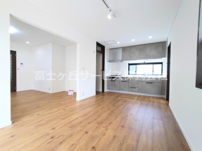 【キッチン】 | 豊川市御油町汲ケ谷 中古戸建て | ダイニングキッチンです